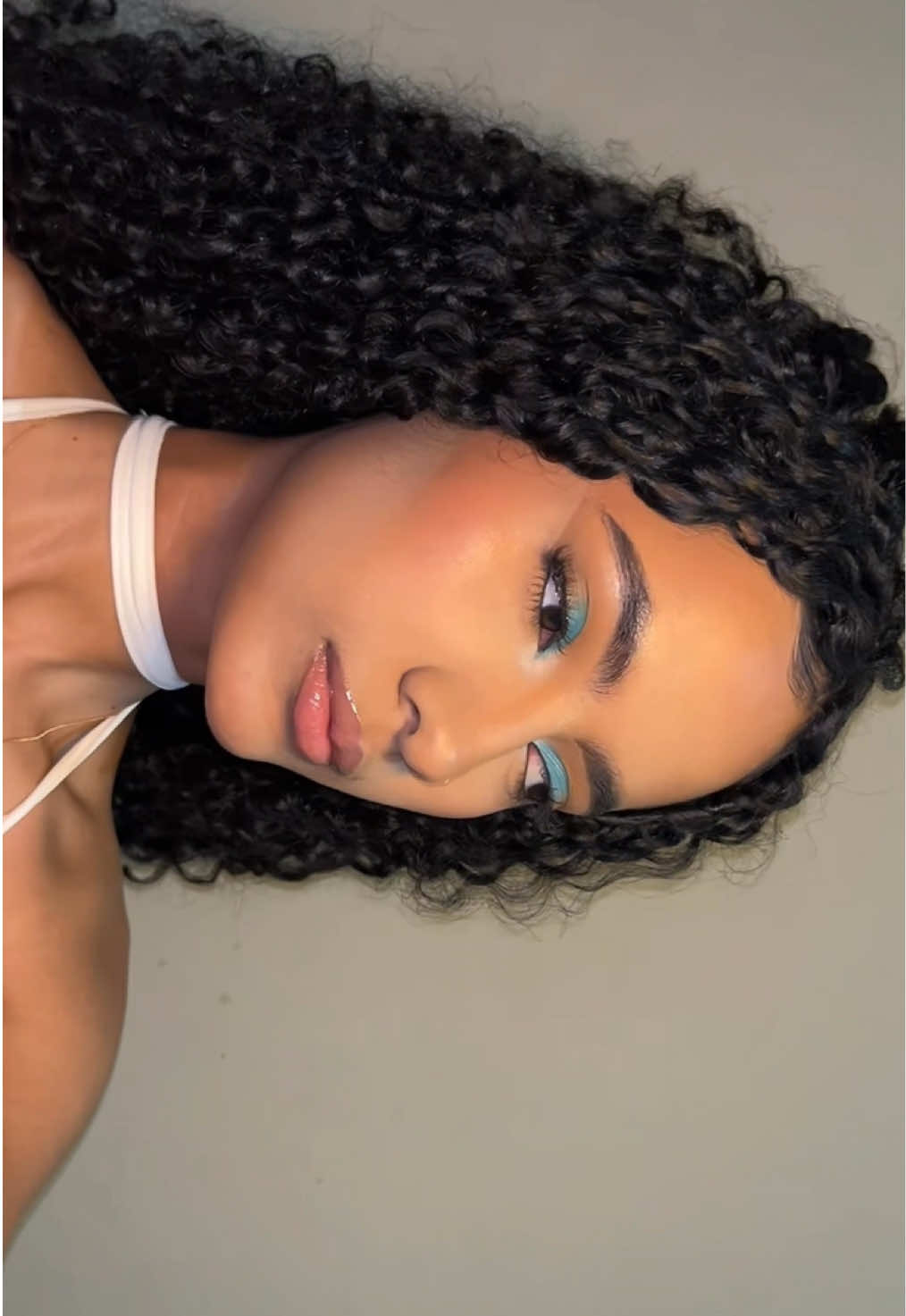 @lavinyaa.