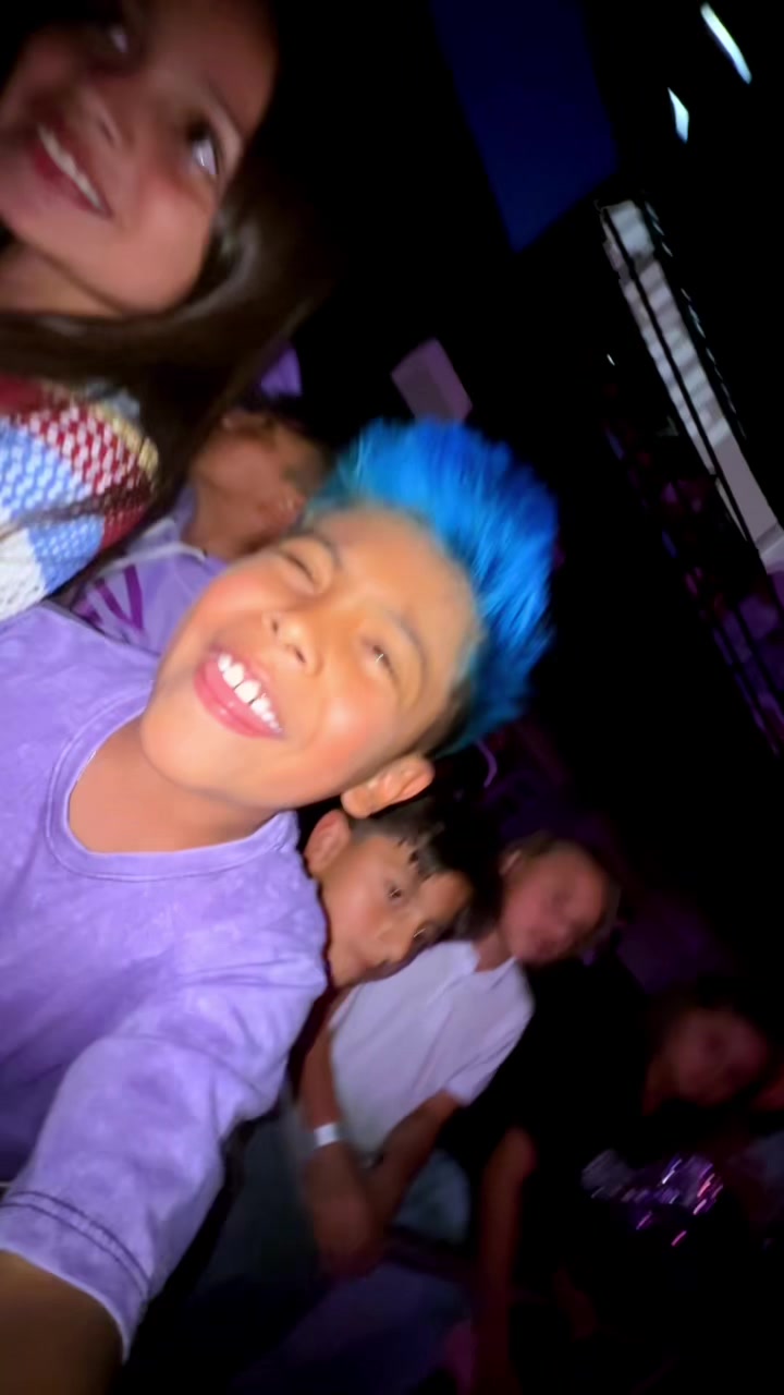 @S A N T I
