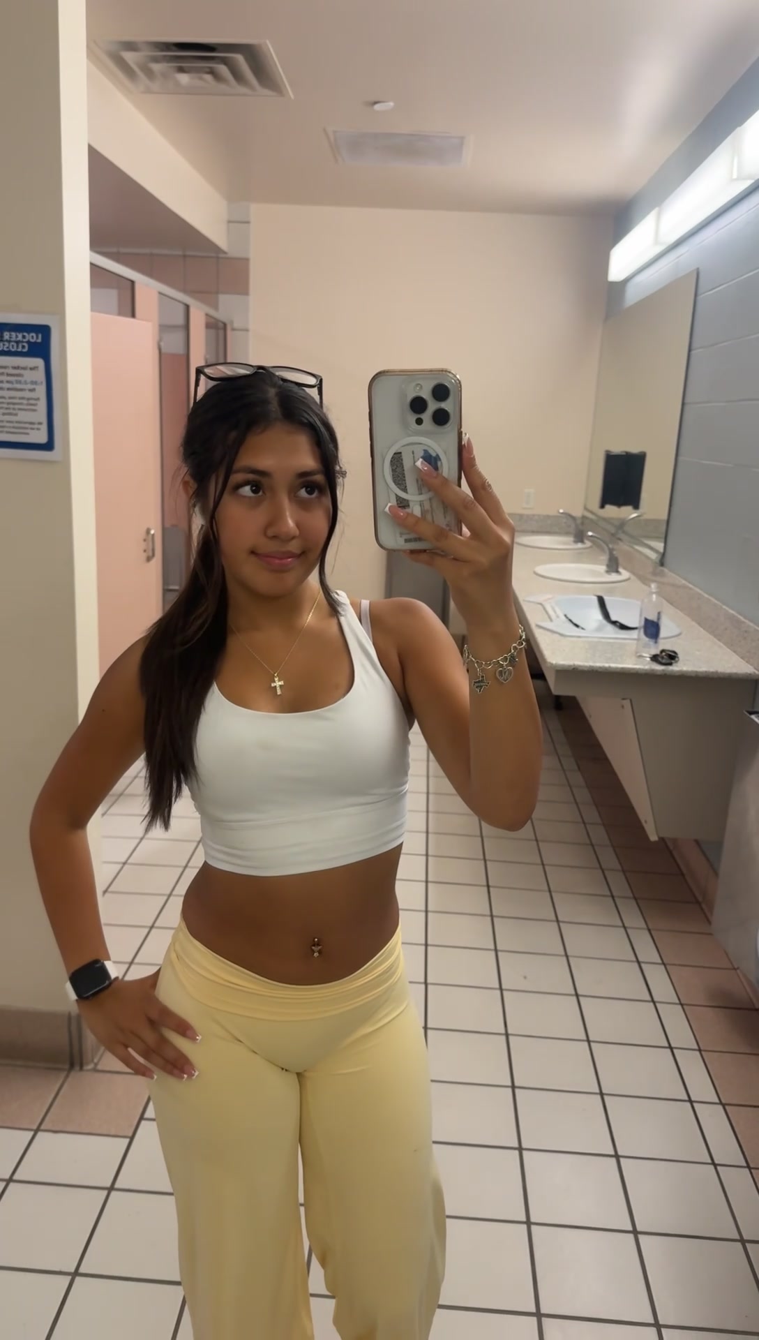 @⊱✿⊰