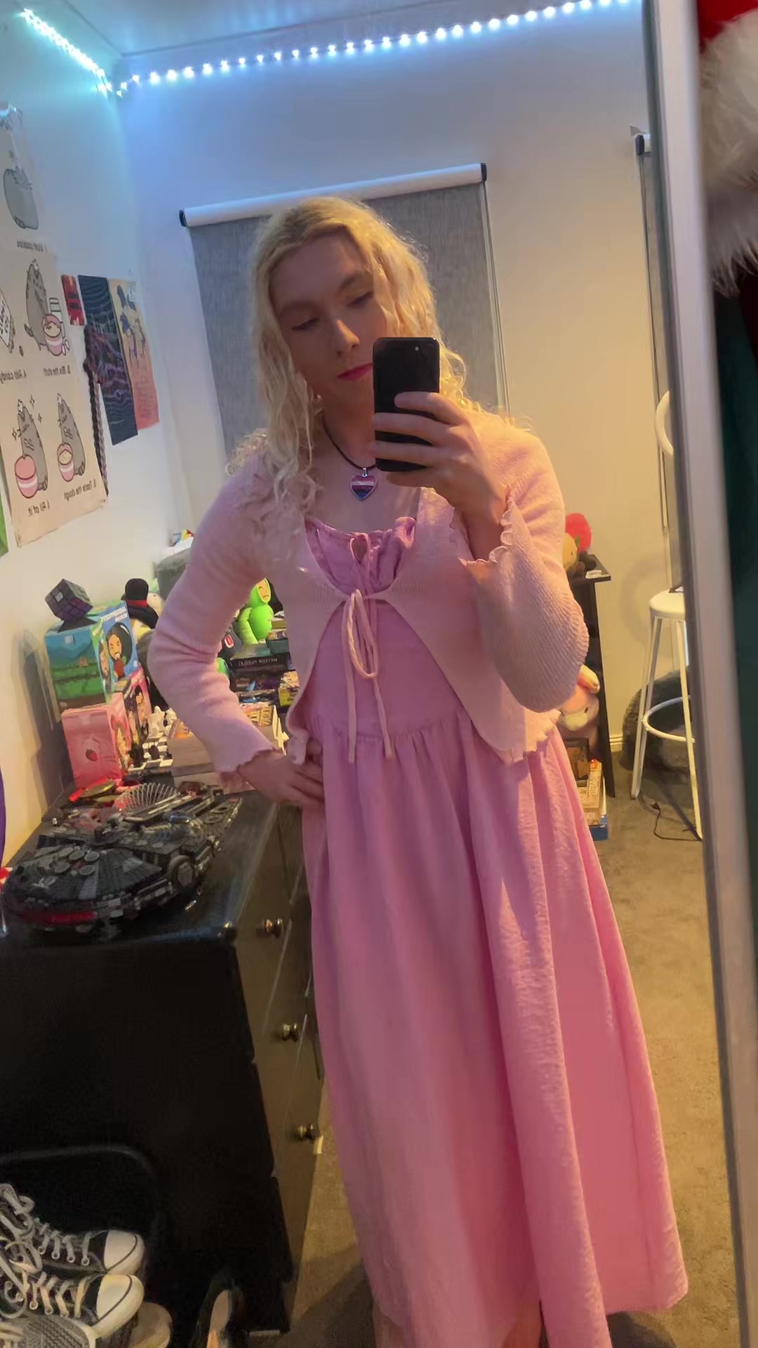 @Foxy_femboy