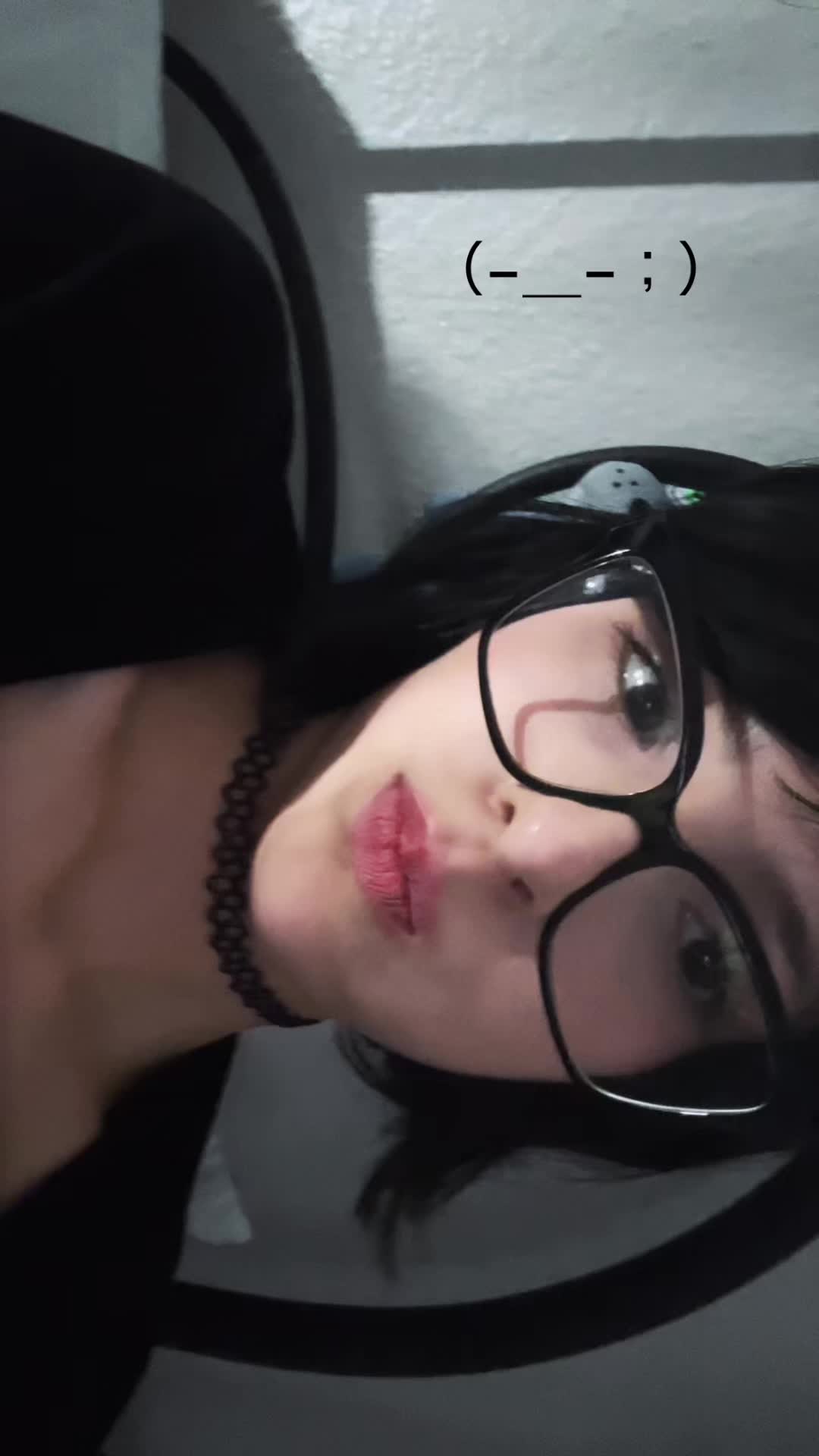 @>٨ • w•٨≤