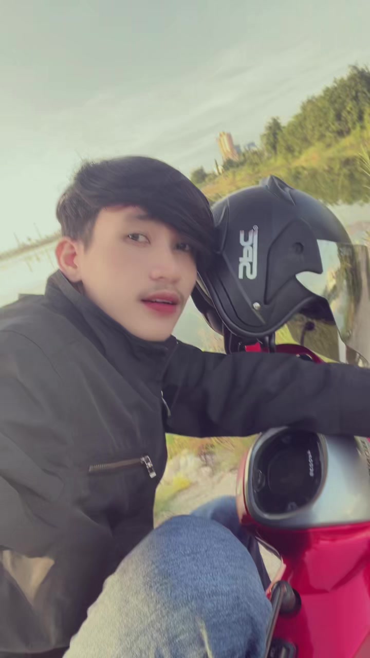 @Rēāčħ-រាជ🐻&zwj;❄️