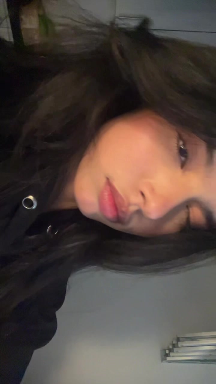 @valen<3🦇