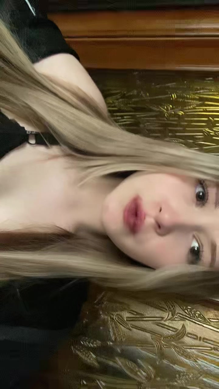 @пупс<𝟑