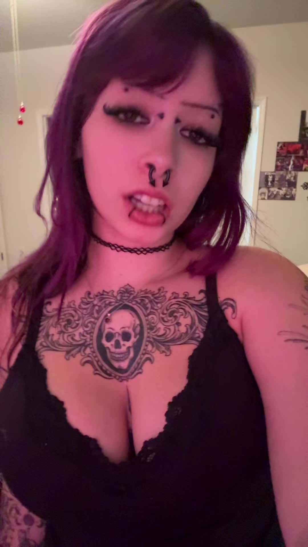 @JaneSpookyHot