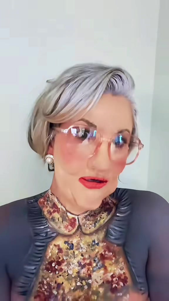 @KIᖇᗩ ᔕᒪᗩᗷᗩᑌGᕼ