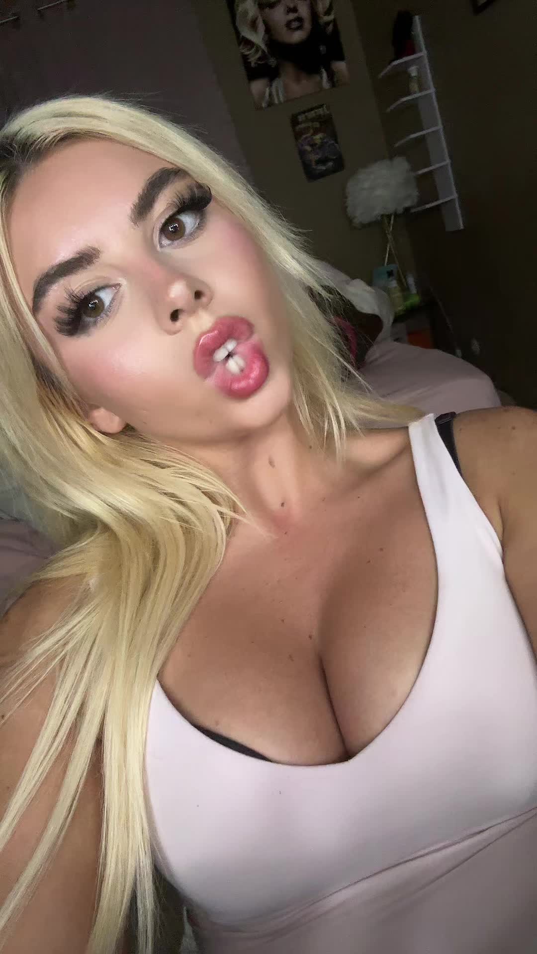@Valianna Rose