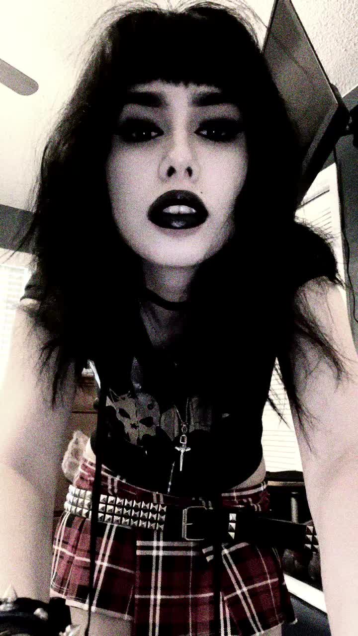 @Maria🦇