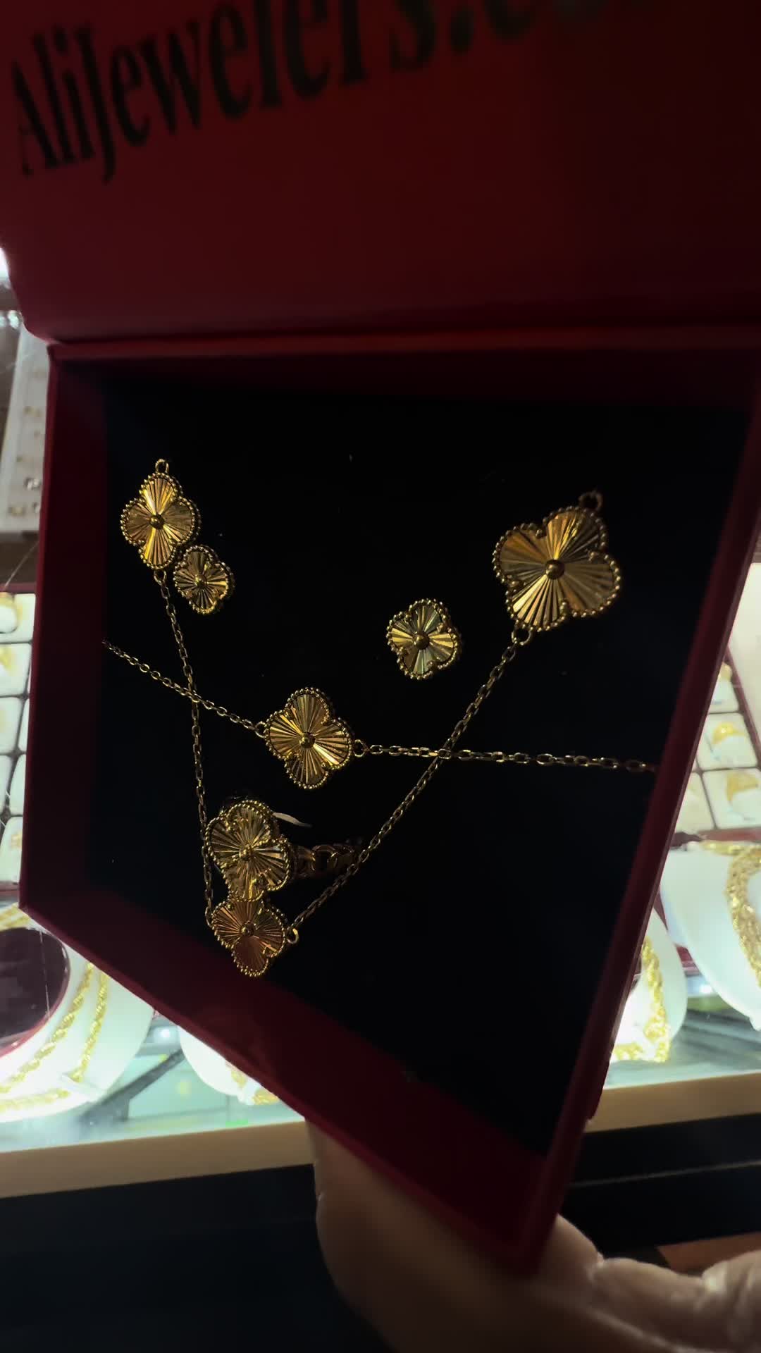 @AliJewelers