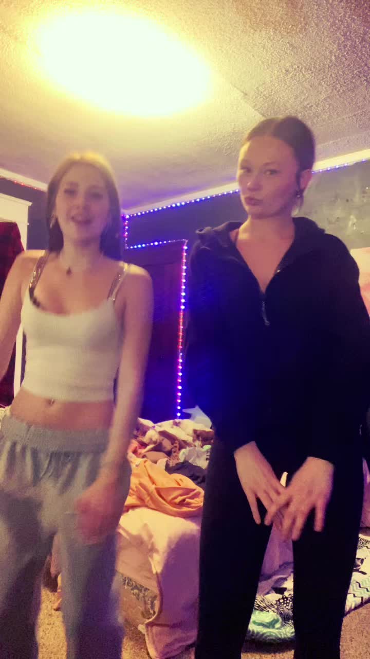 @😻