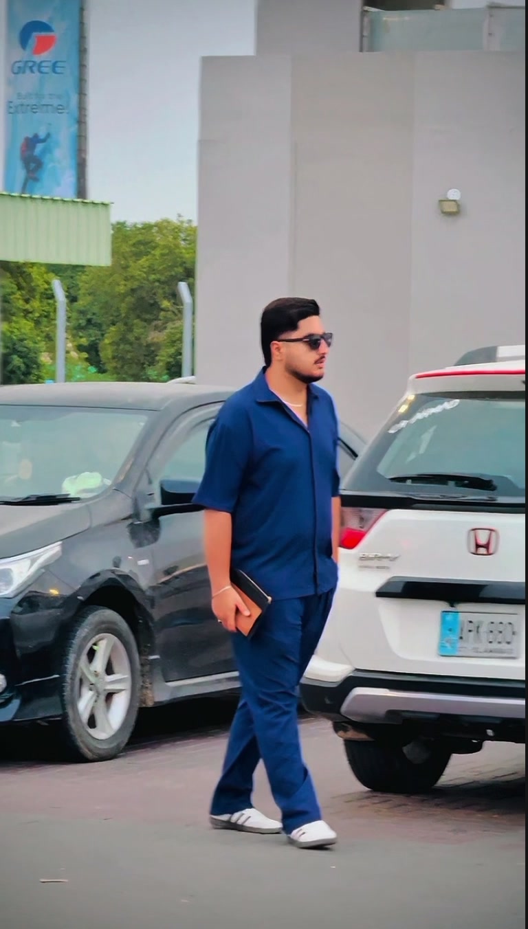@ملک ⚜️