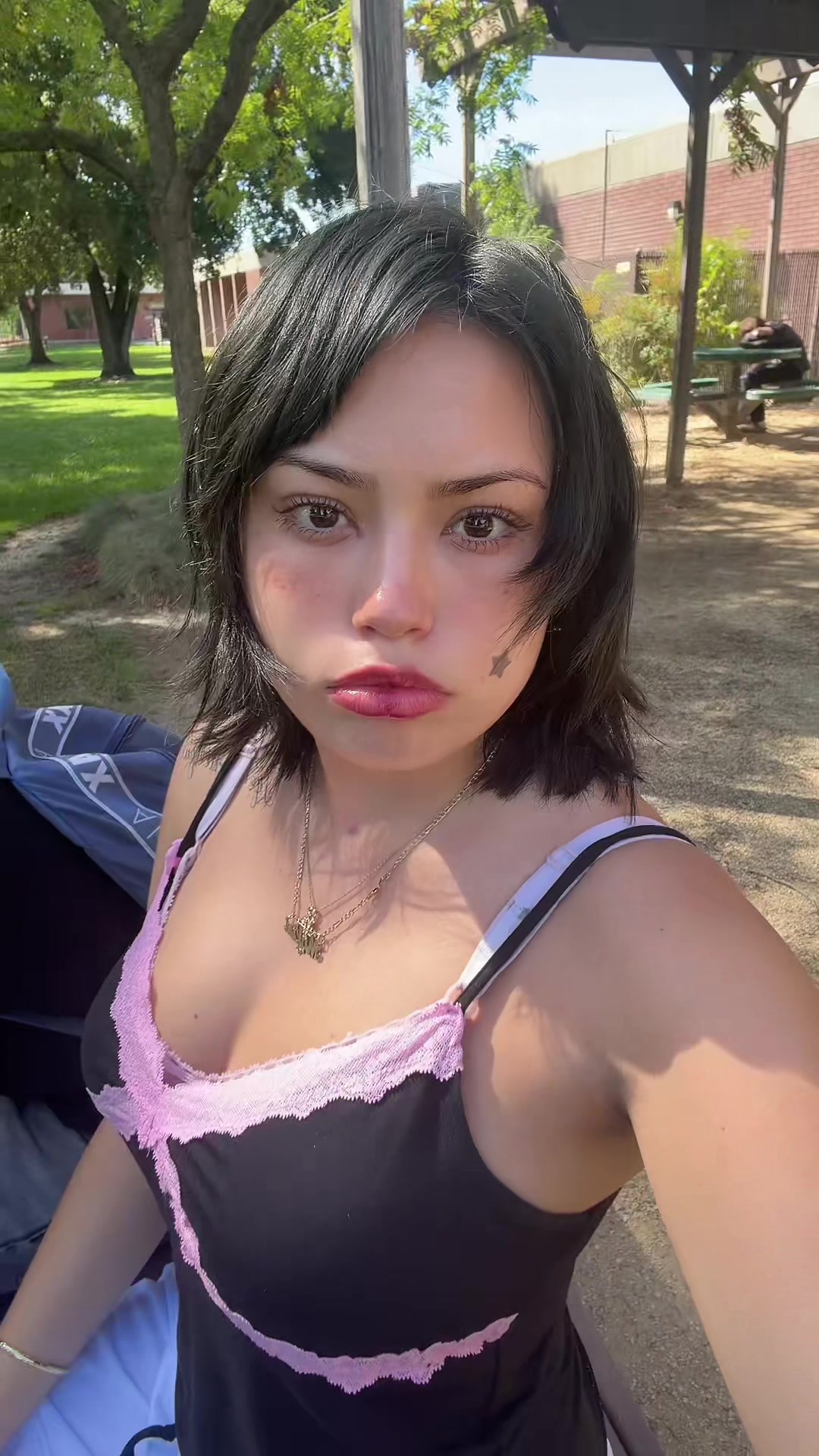 @malialiala