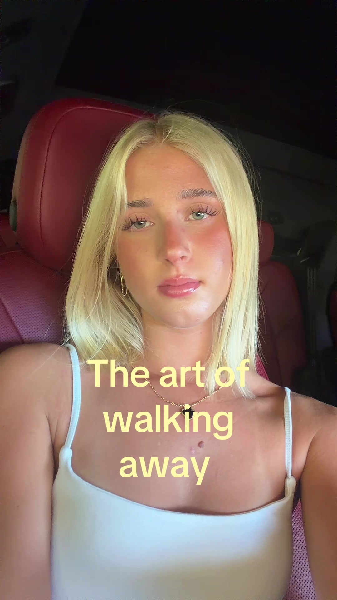 @theelliebarker
