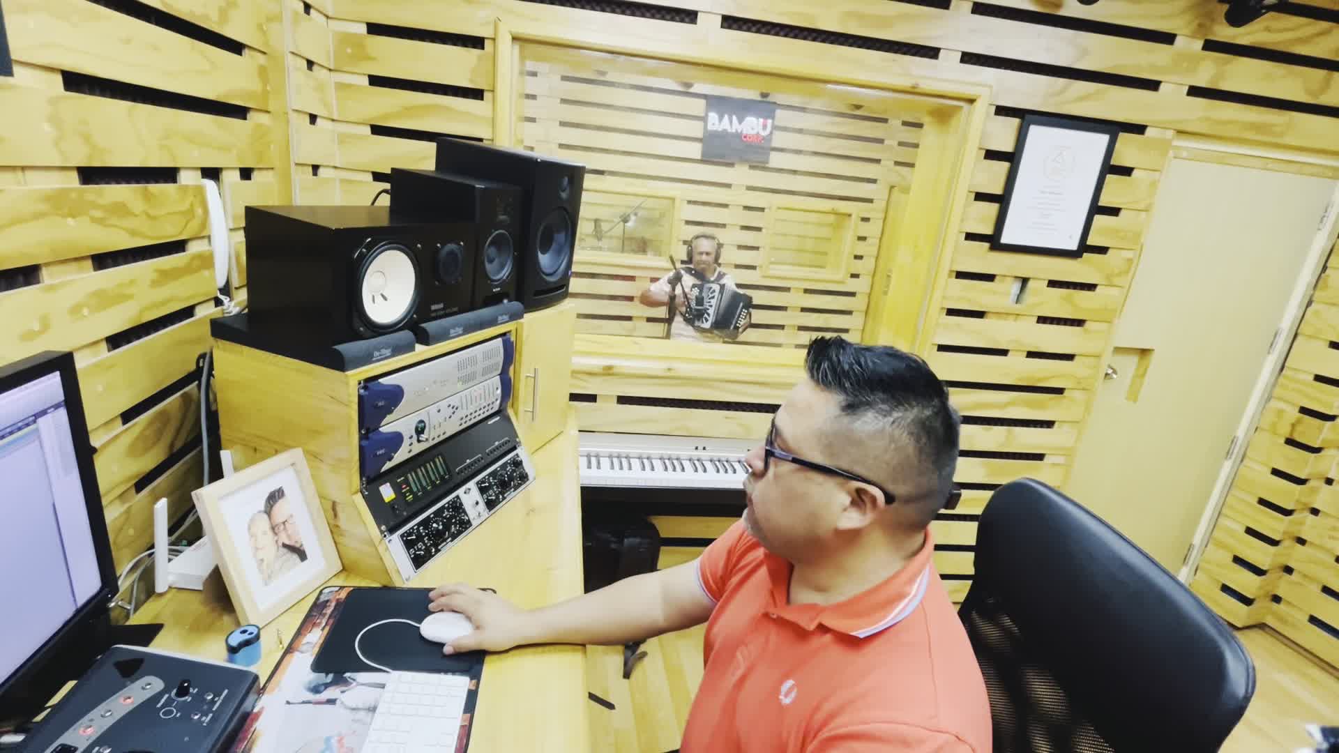 @Oscar Huaranga