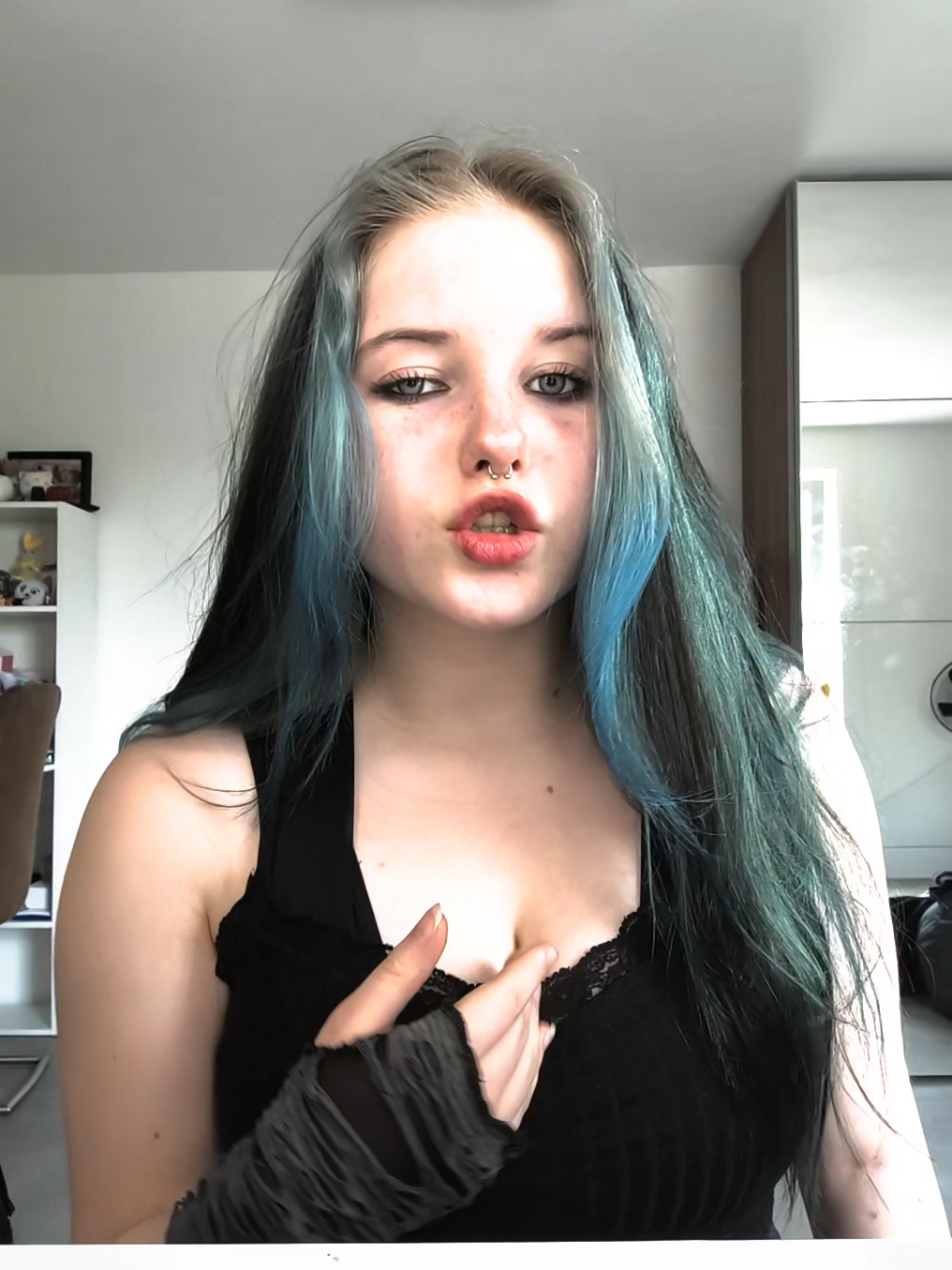 @Angelixx👽