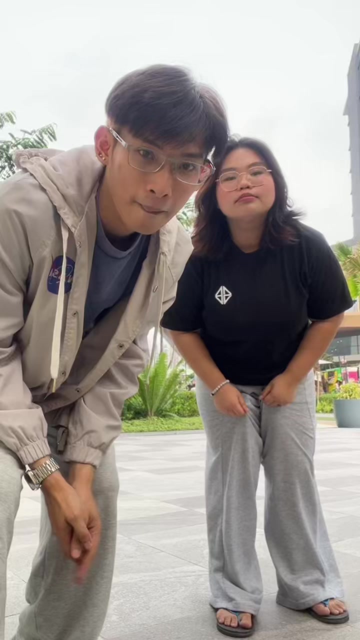 @Lez