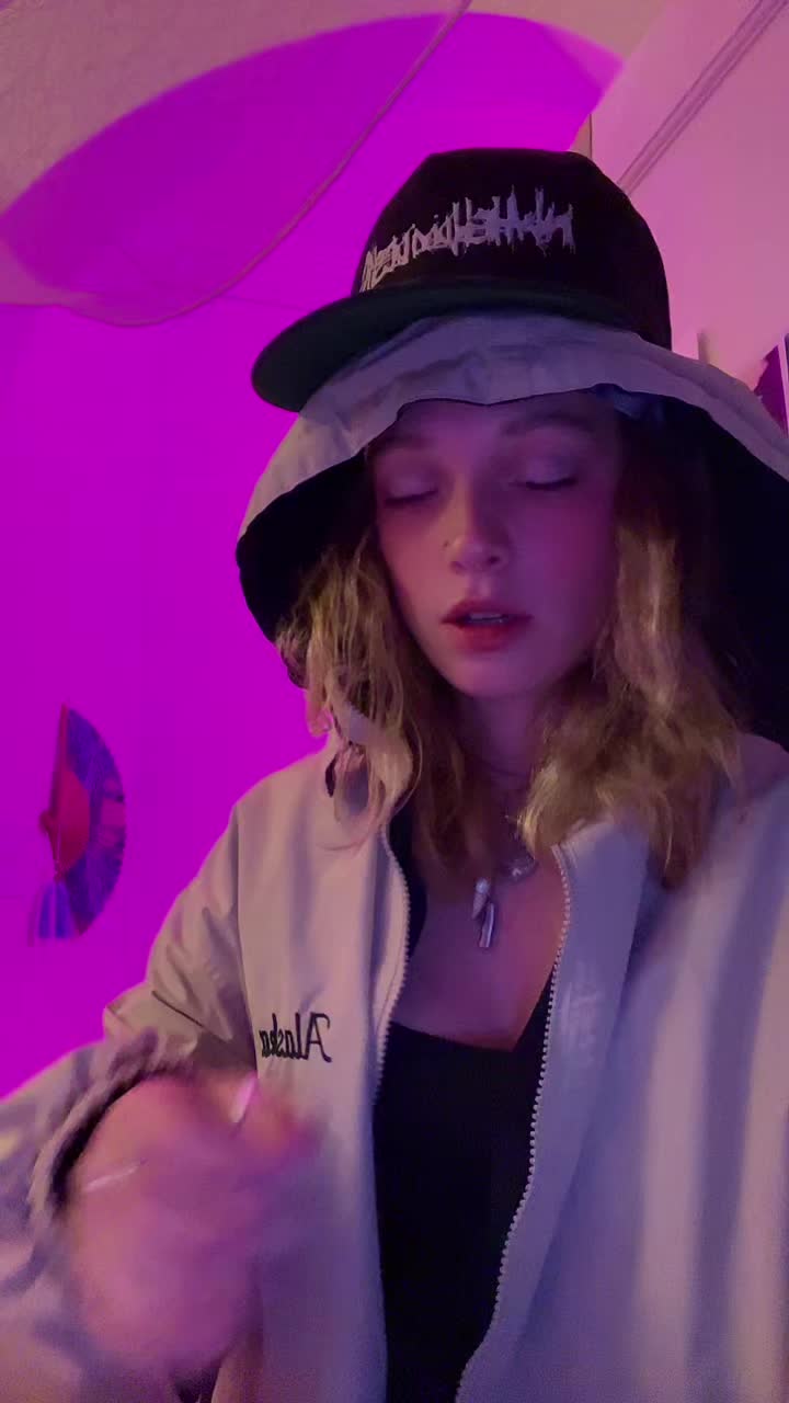 @Liv