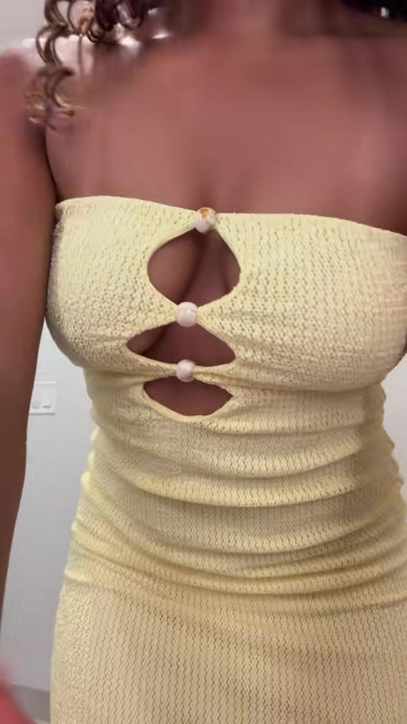 @elliswootenn