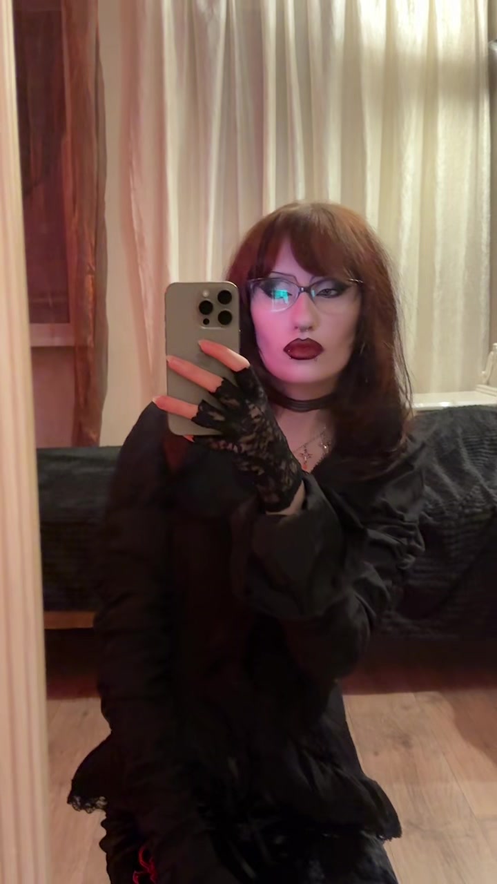 @🧛🏻♀️