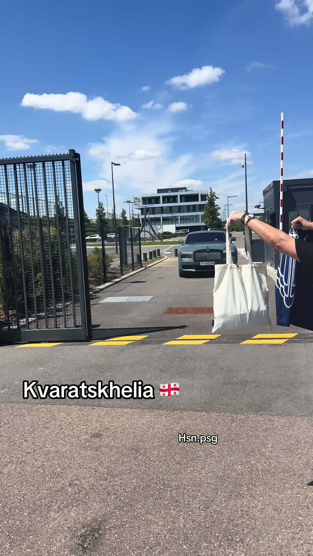 @Hsn.psg