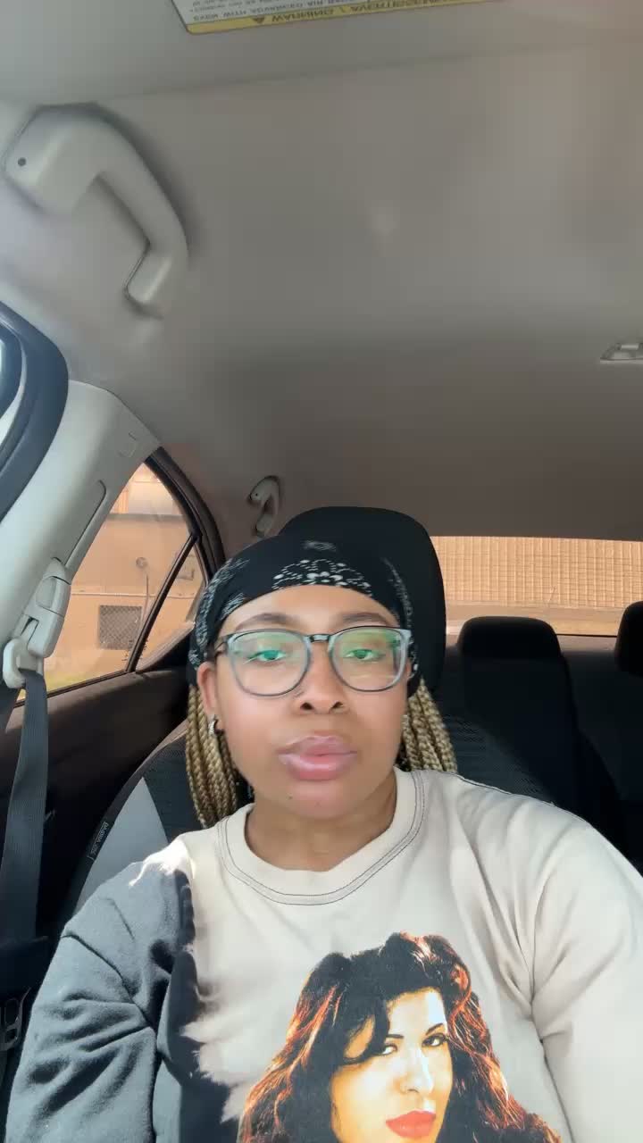 @Mel 🌻