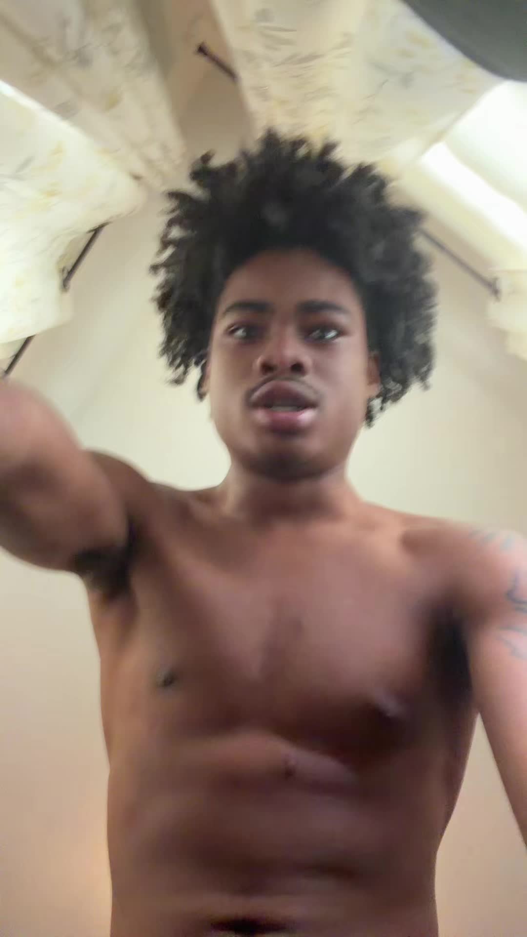 @$B🦍
