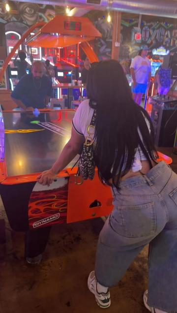 @Yules | Latina In NC