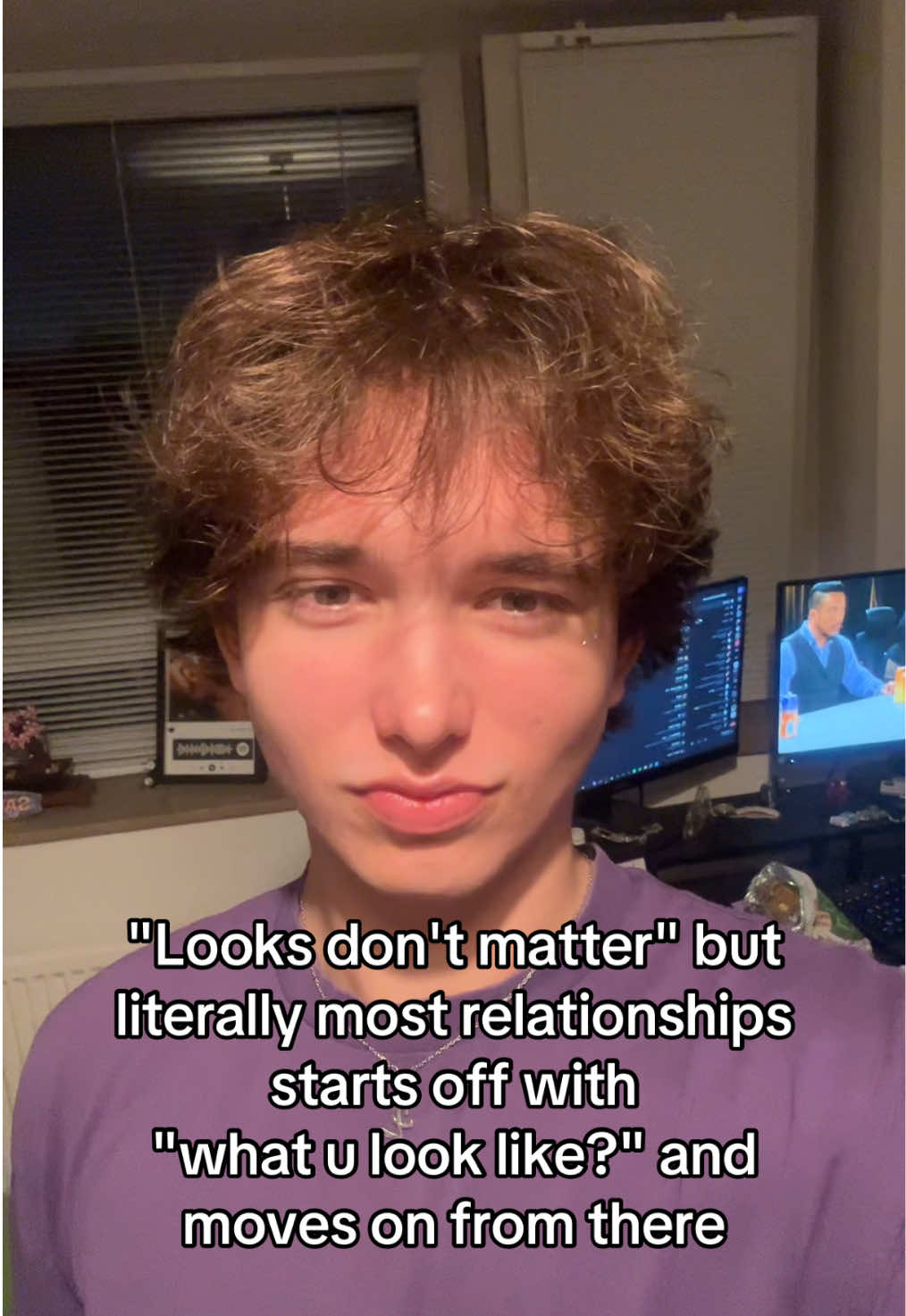 @•