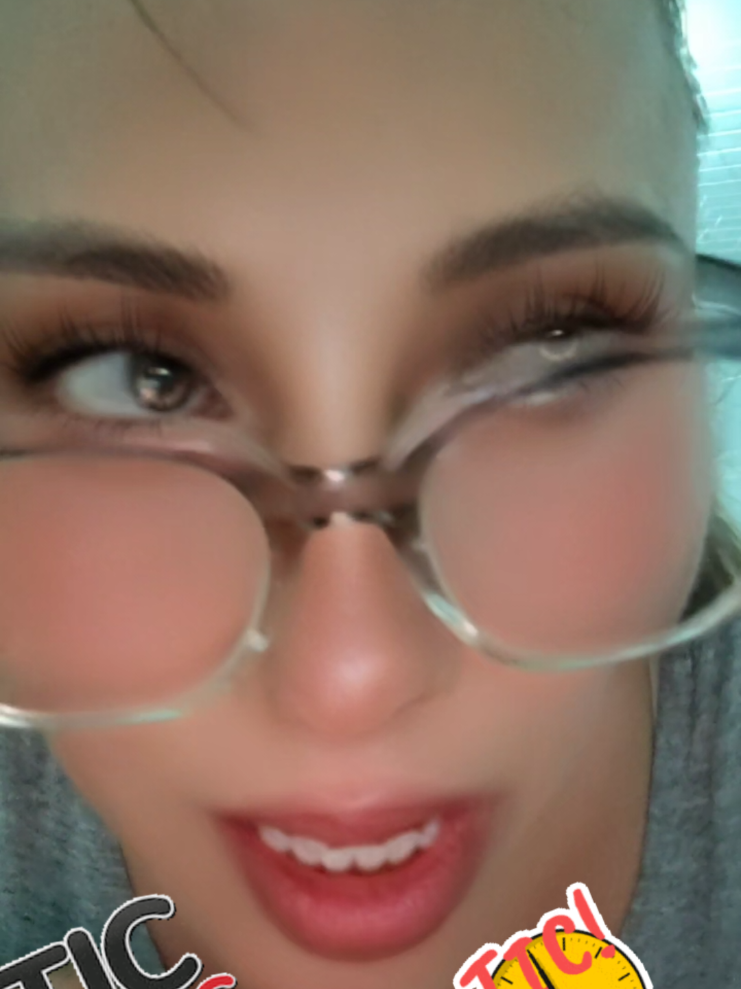 @ThaityRozOficial