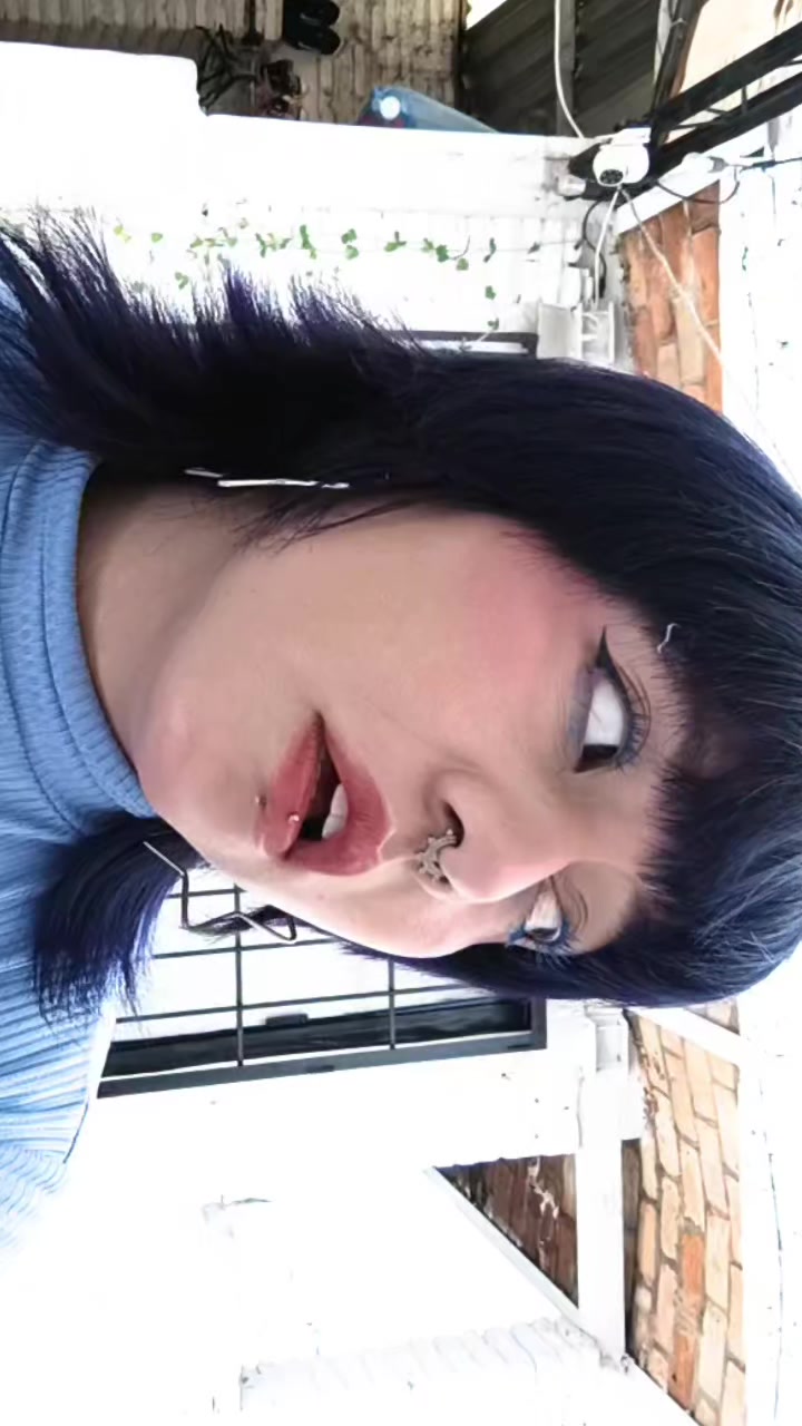 @Zo̷e >|< |-/