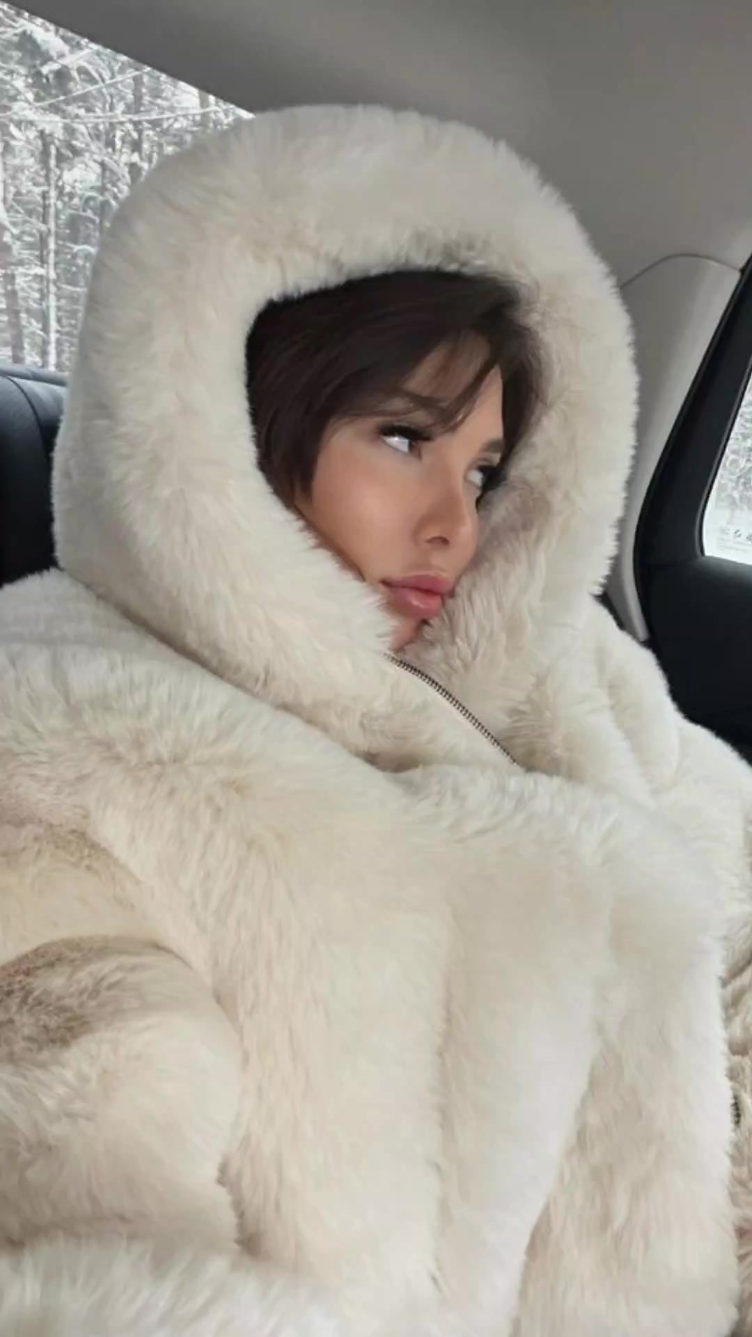 @Fur coat fans
