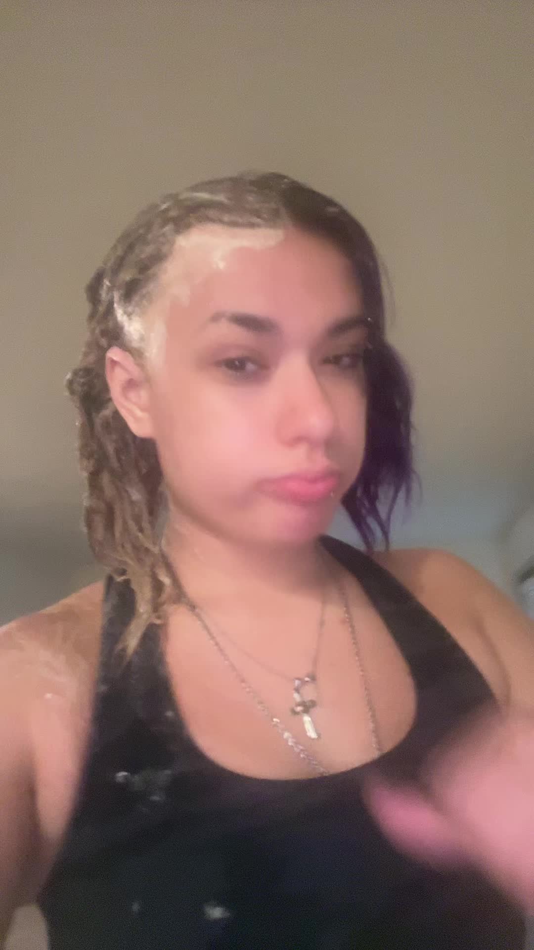 @noqueenjsgoddess