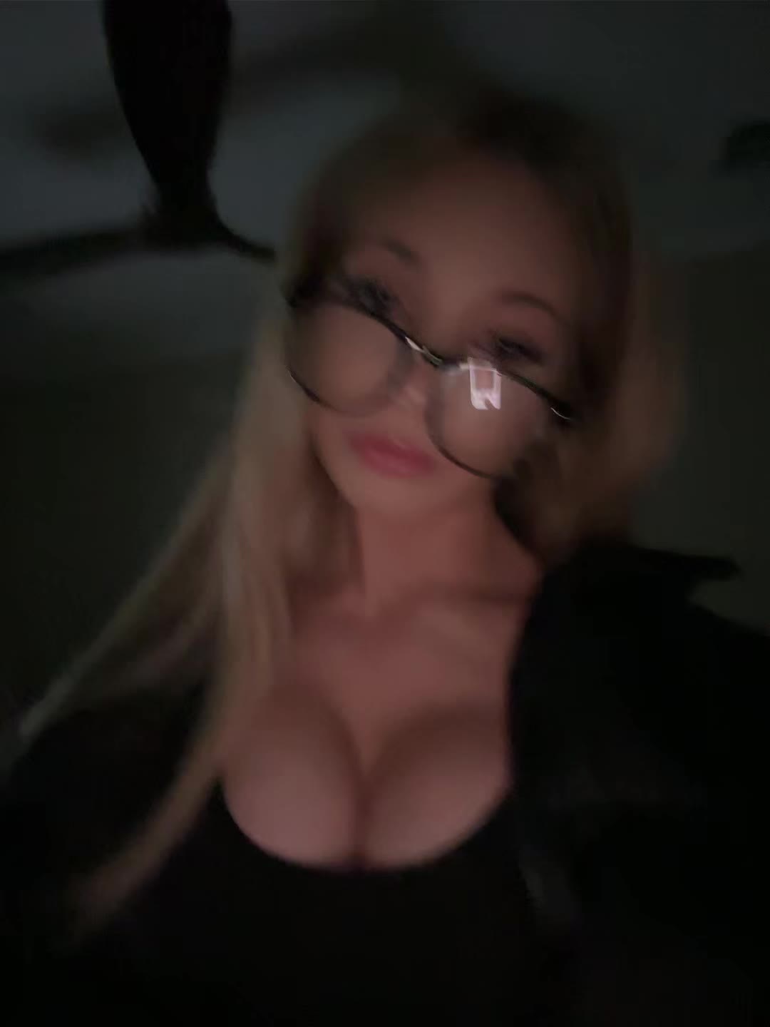 @bl0ndebih