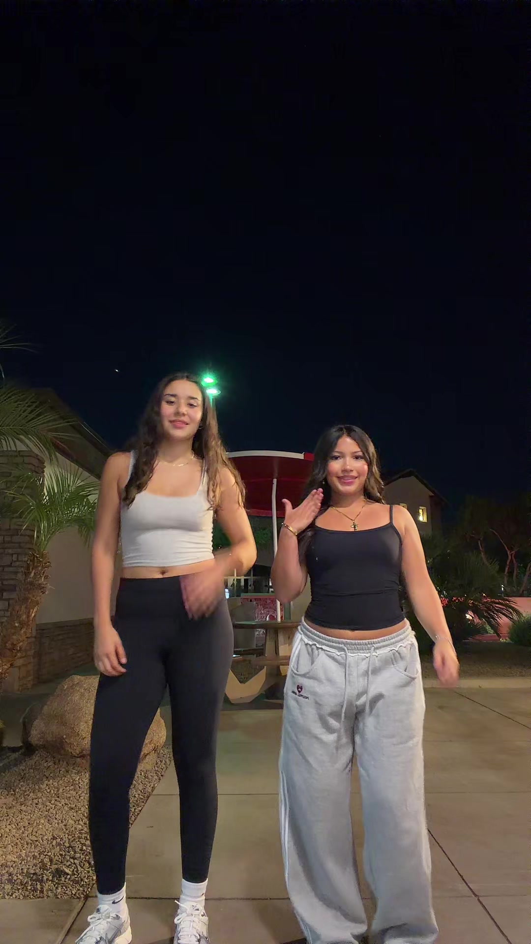 @yamila