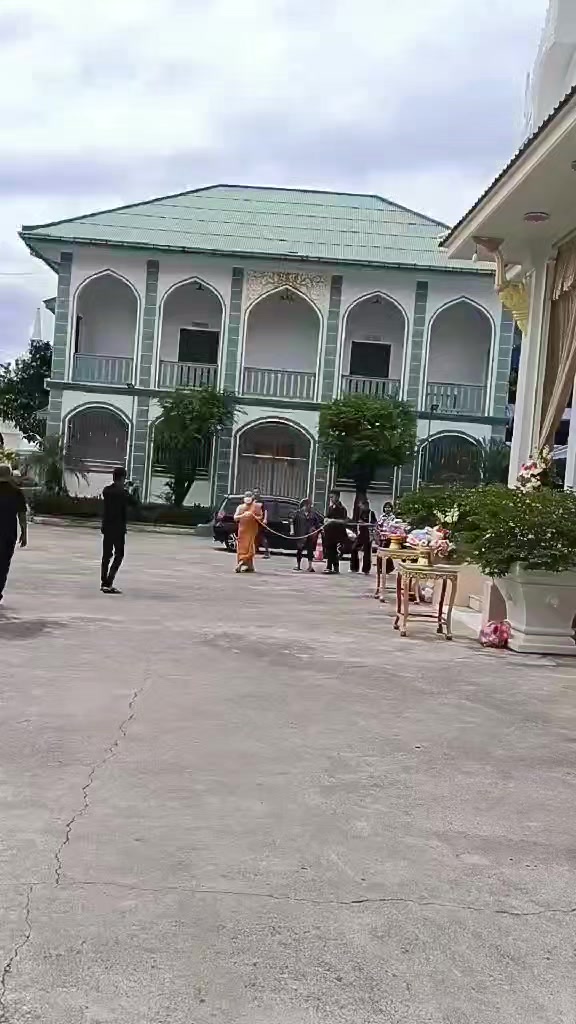 @🌿Kay Thi Khaing🌿(ဖြူးသူလေး)