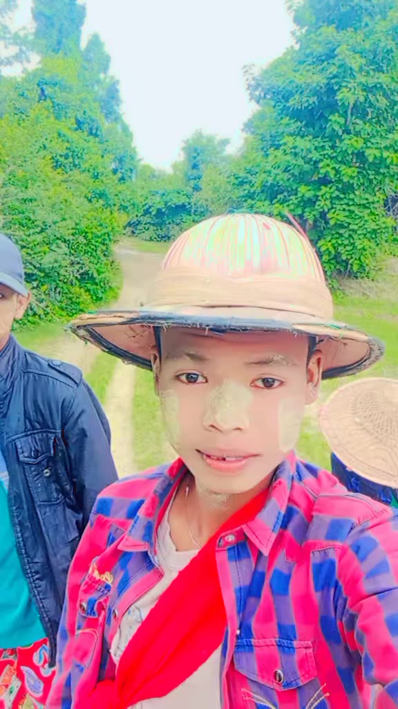 @8/နက်မောက်သားလေး