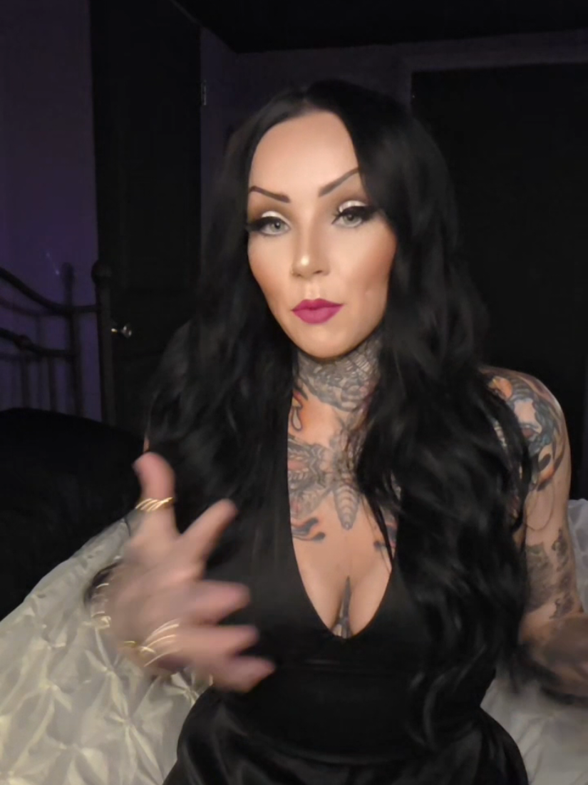 @localgothgirl
