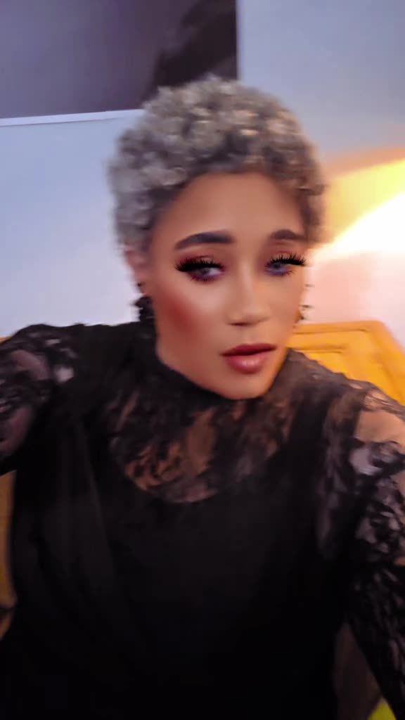@Demi