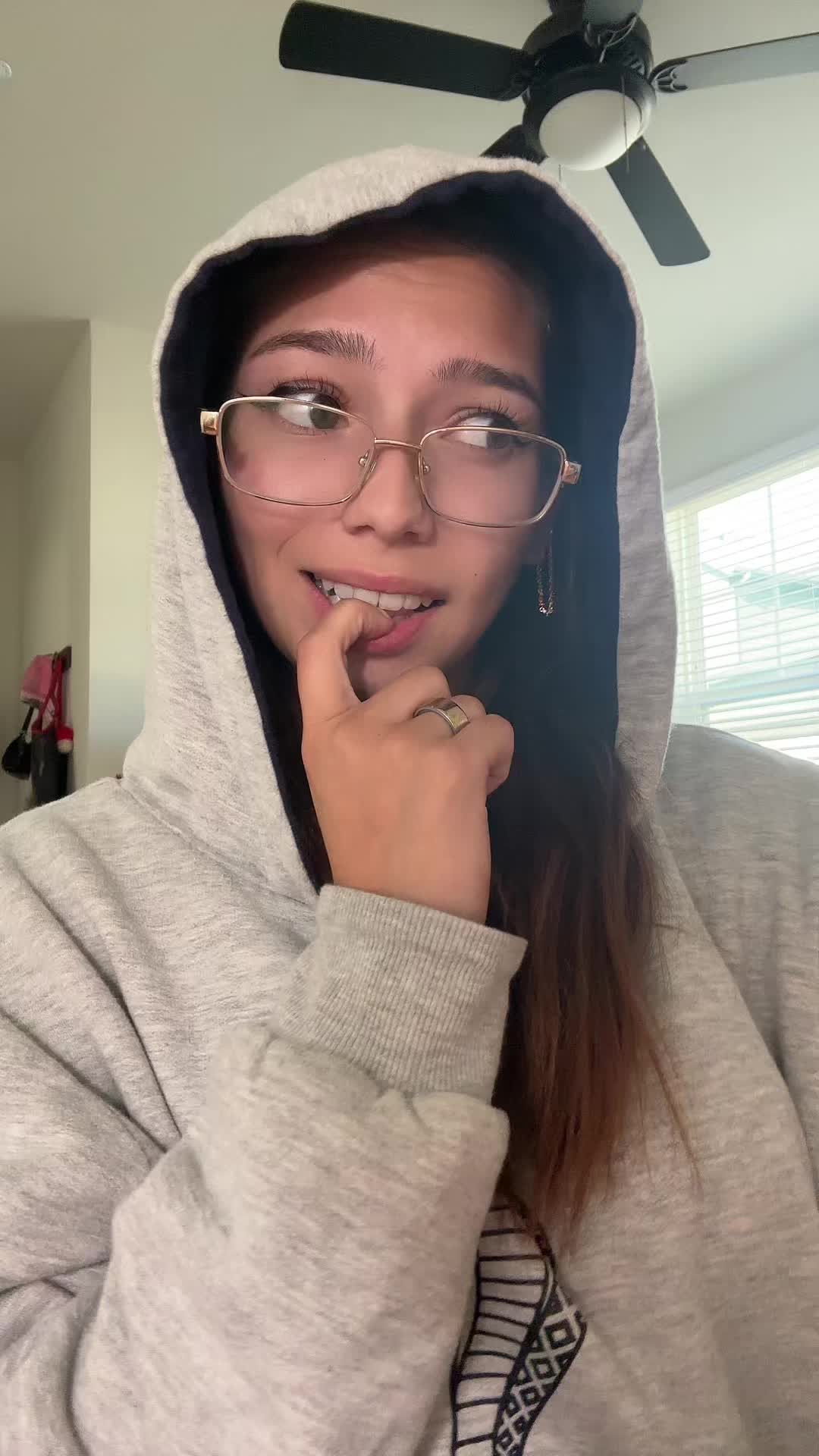 @lilly.g