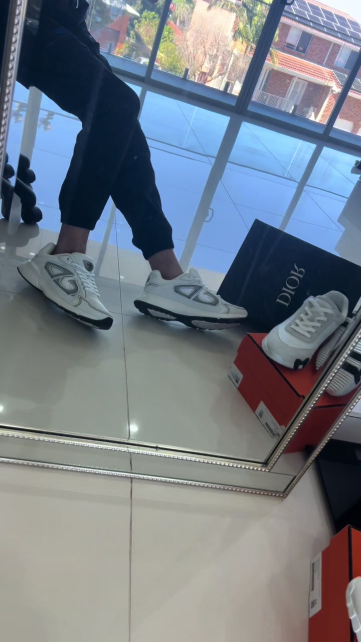 @𝑳𝑼𝑿 𝑳𝑨𝑩 𝑨𝑼𝑺 &reg;