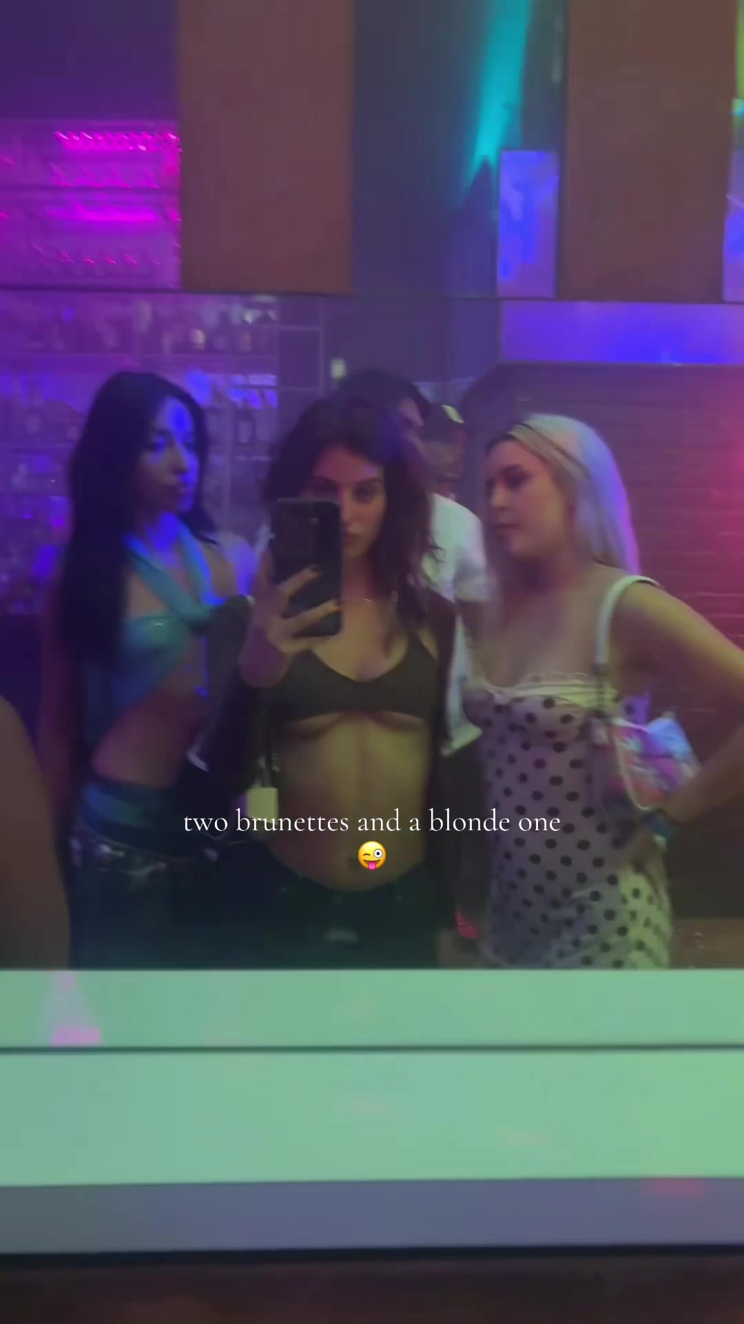 @adrianaaaa