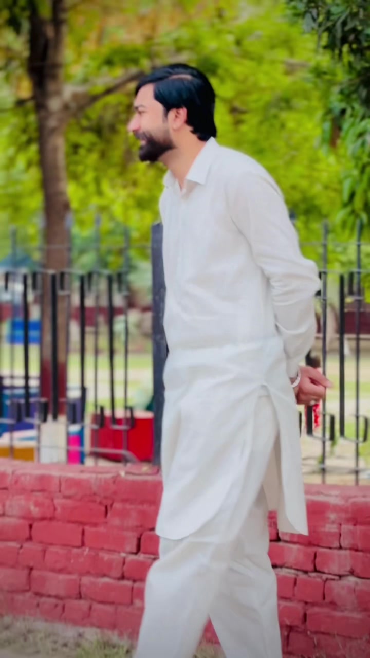 @Farhan Butt 👑🦁
