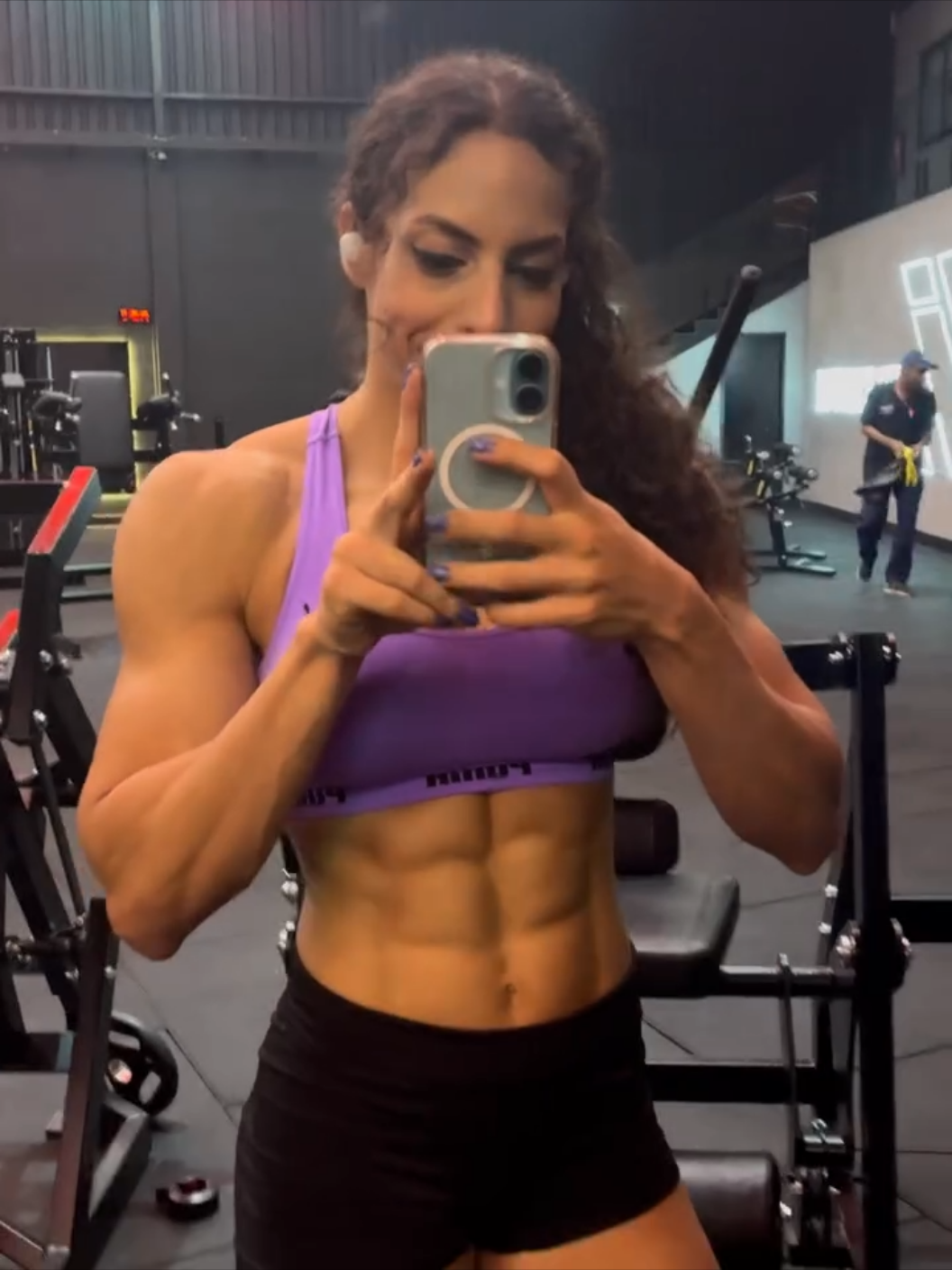 @muscle.girl.queens