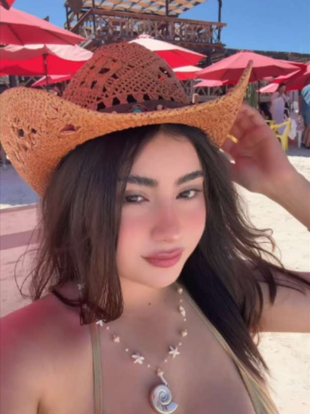 @Lupita