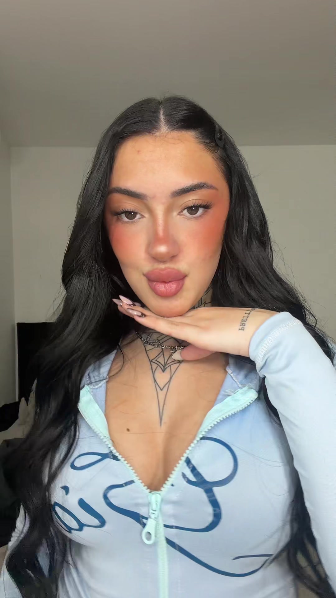 @Mia Rezanowicz 👸🏻