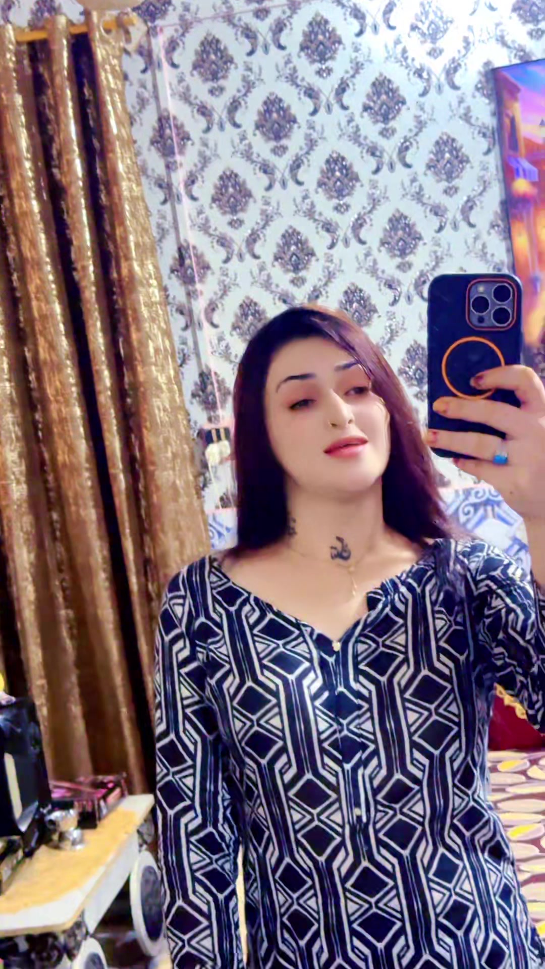 @Misses Karachi zindage