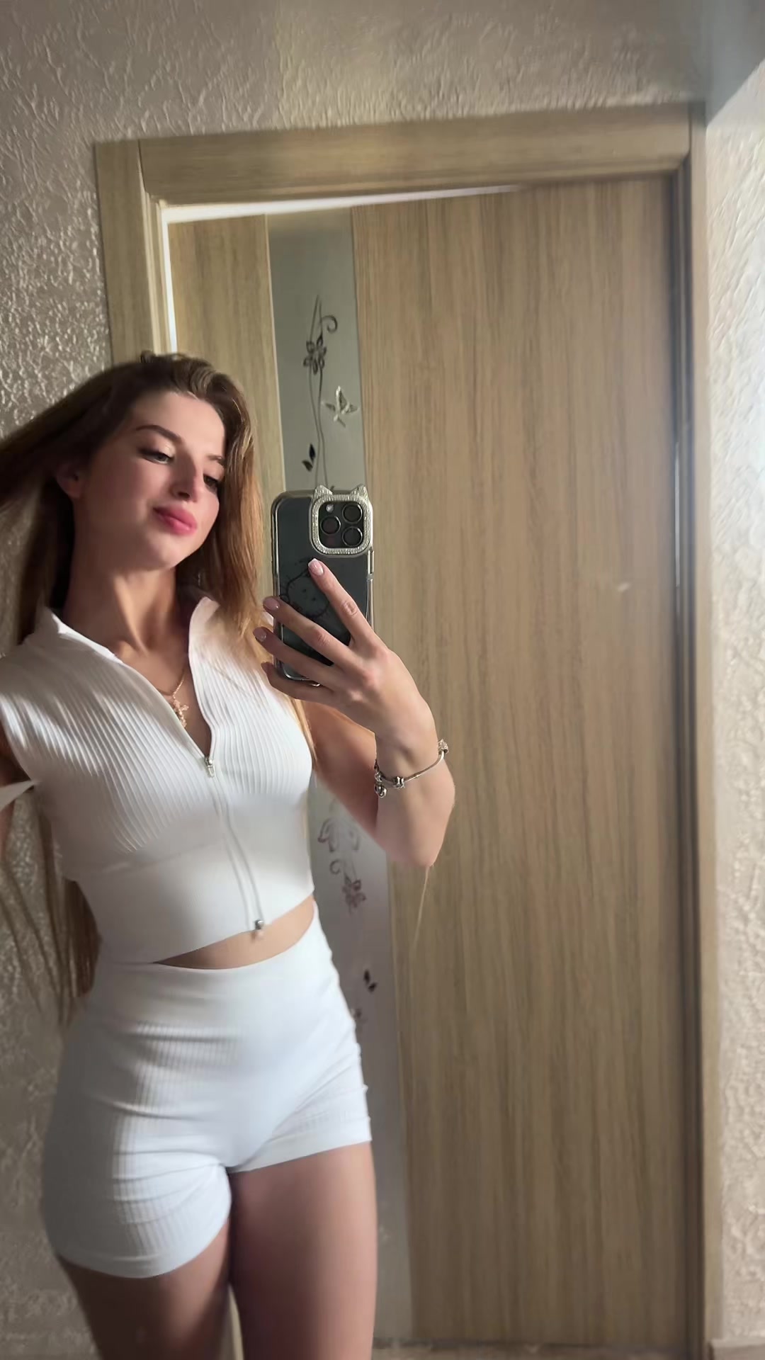 @ANGELHI22