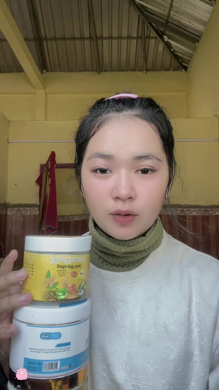 @👩&zwj;🦳🇰🇭👱&zwj;♂️🇻🇳
