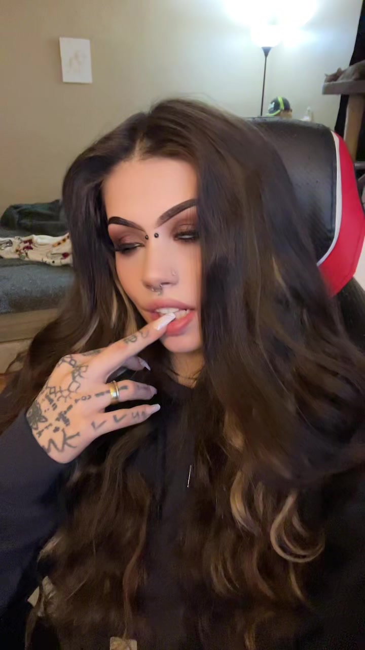@r.eece.d
