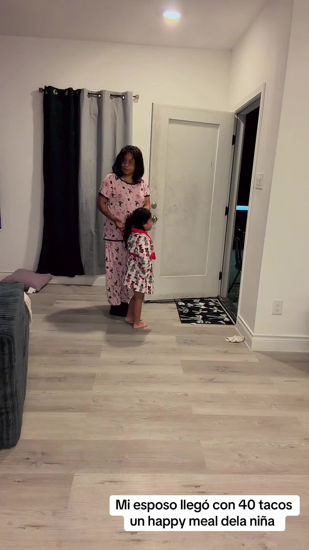 @lalalopez